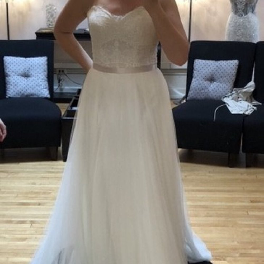 NEW UNALTERED - A Line Lace&Tulle Gown (Size 10)